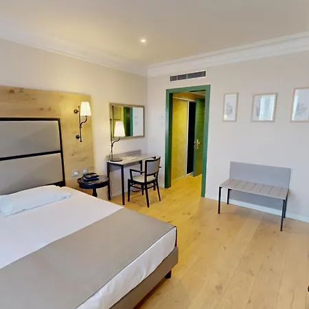 酒店 黎莱斯拉法托丽雅酒店 4*