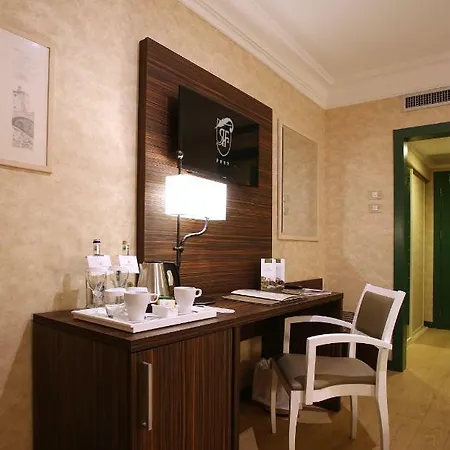 黎莱斯拉法托丽雅酒店 酒店